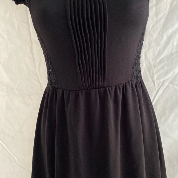 H&M black dress XS - Picture 4 of 9